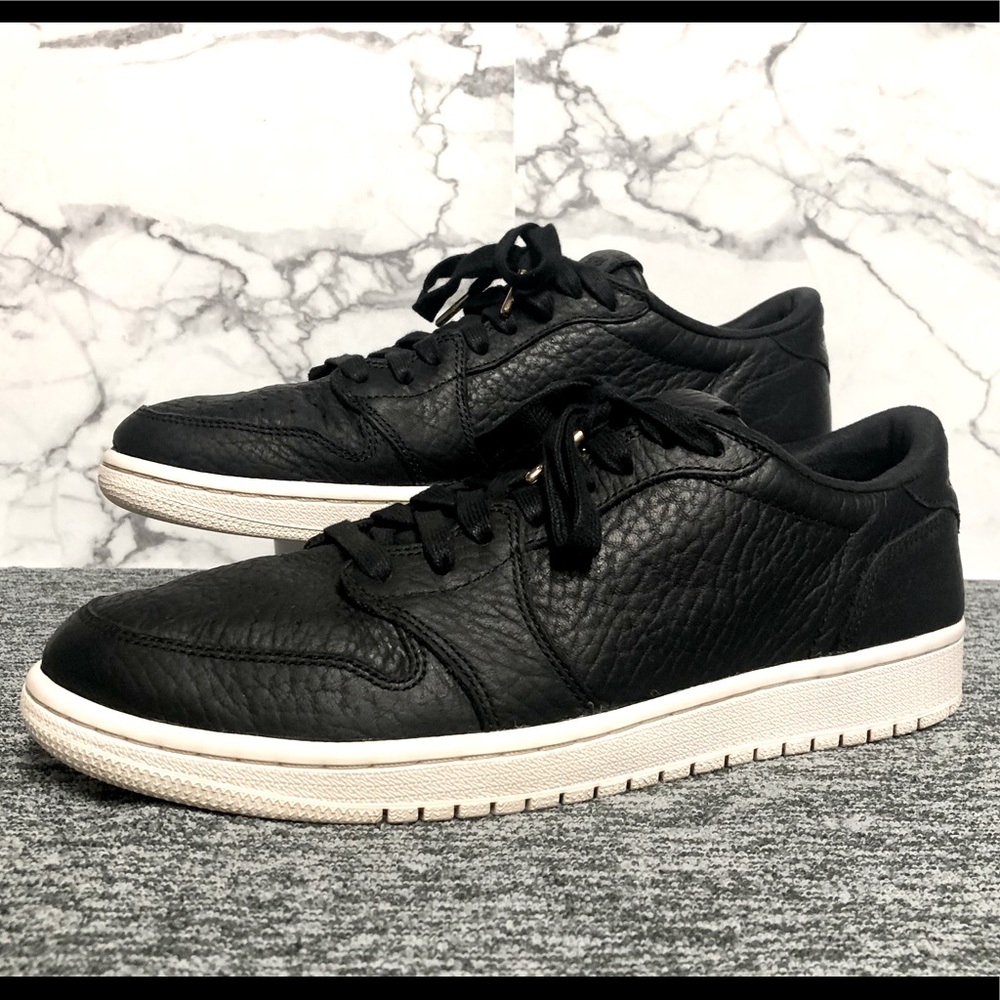 Jordan 1 Low *Swooshless / Size: 10.5 / MS…